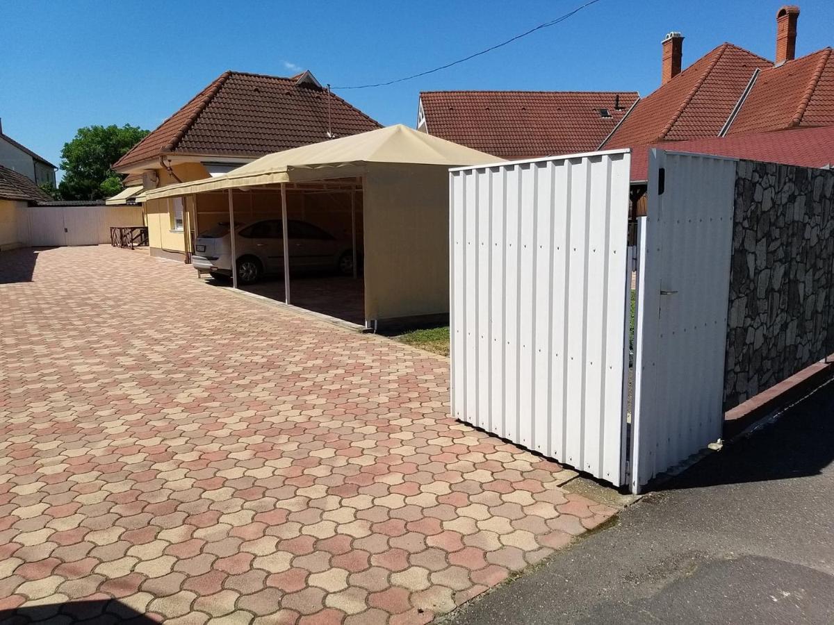 Garden Apartmanhaz 2 Hajdúszoboszló Exterior foto